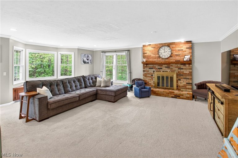 9103 Lake In The Woods Trail, Chagrin Falls, OH - Photo 6