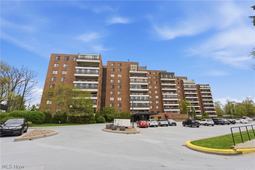 27500 Cedar Road #808, Beachwood, OH