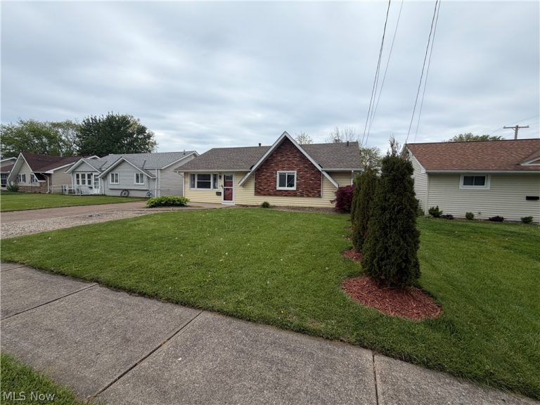 4219 Brockley Avenue, Sheffield Lake, OH - Photo 5