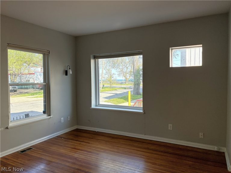 1429 38th Street, Cleveland, OH - Photo 3