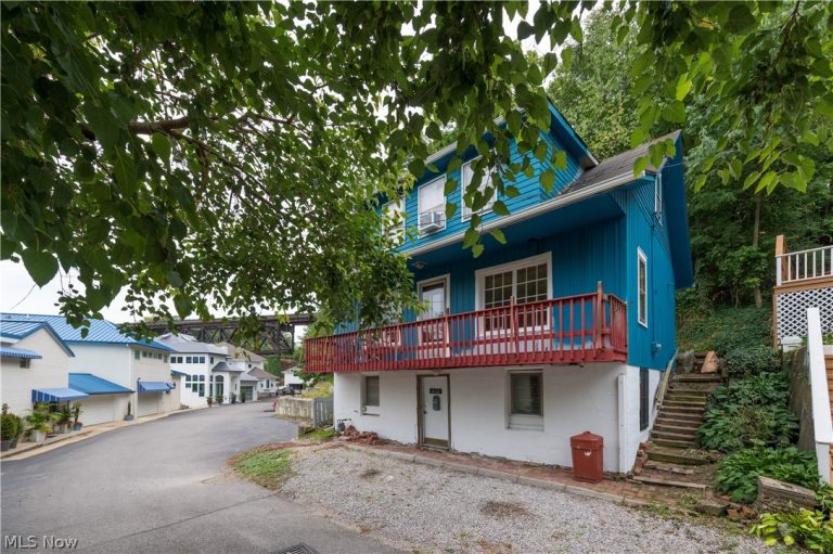 416 Riverdale Drive, Rocky River, OH, 44116