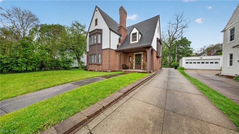 16410 Fernway Road, Shaker Heights, OH - Photo 2