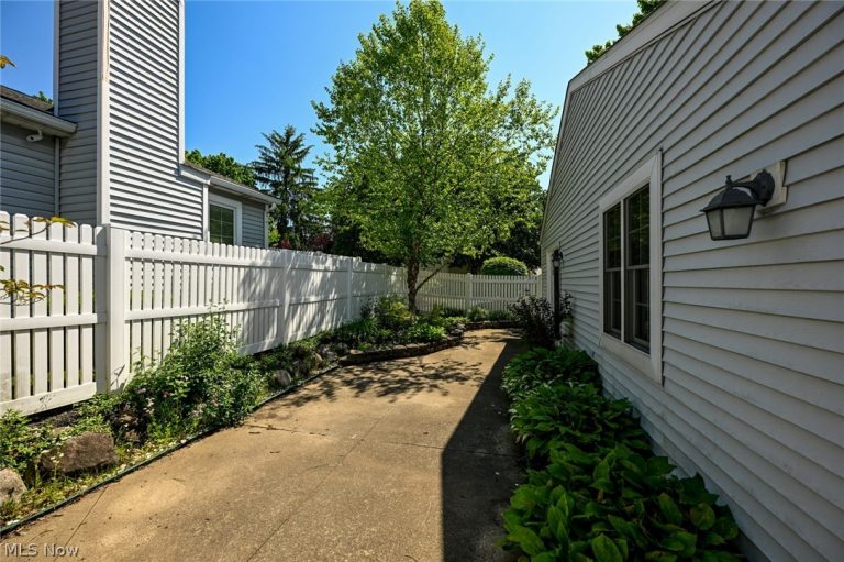 839 Sutton Place, Akron, OH - Photo 8