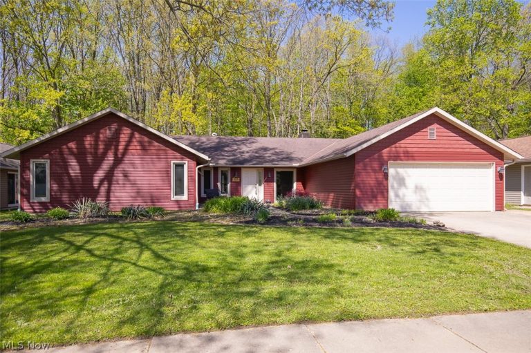 522 Merrimak Drive, Berea, OH - Photo 2