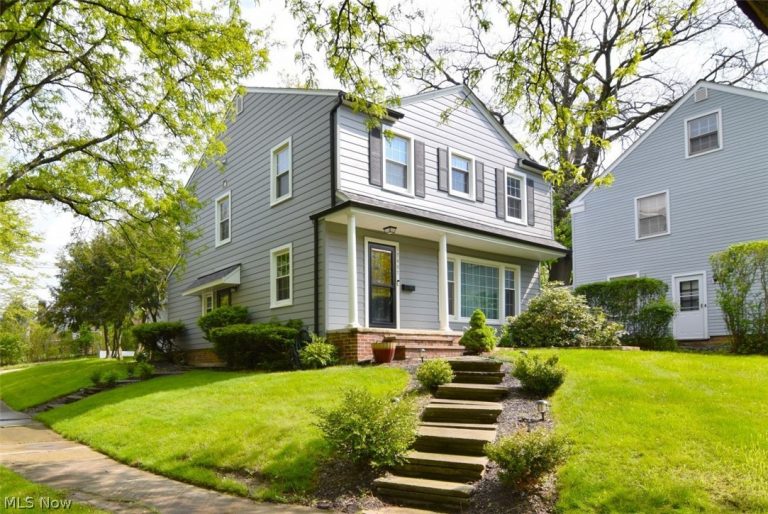 17407 Lomond Boulevard, Shaker Heights, OH - Photo 2