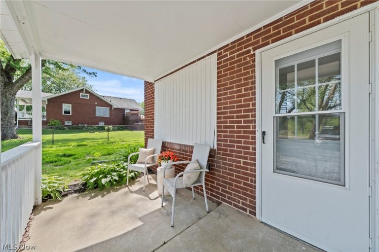 7997 Columbus Road, Louisville, OH - Photo 4