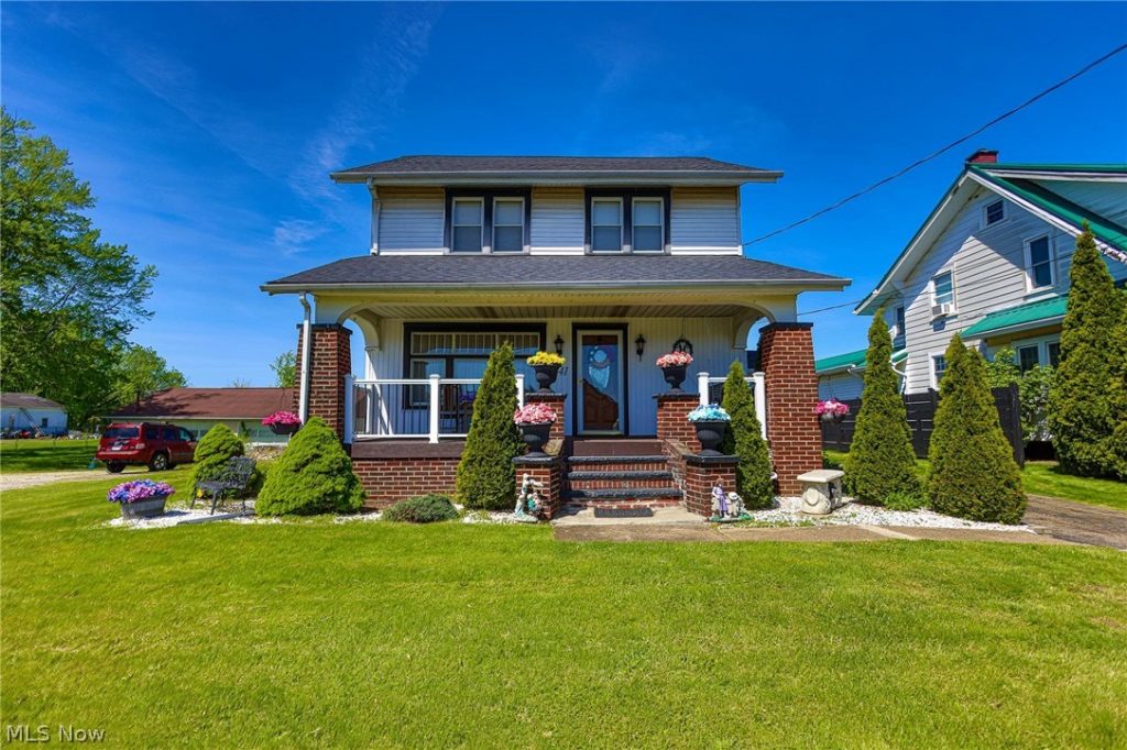 5541 Ravenna Avenue, Louisville, OH