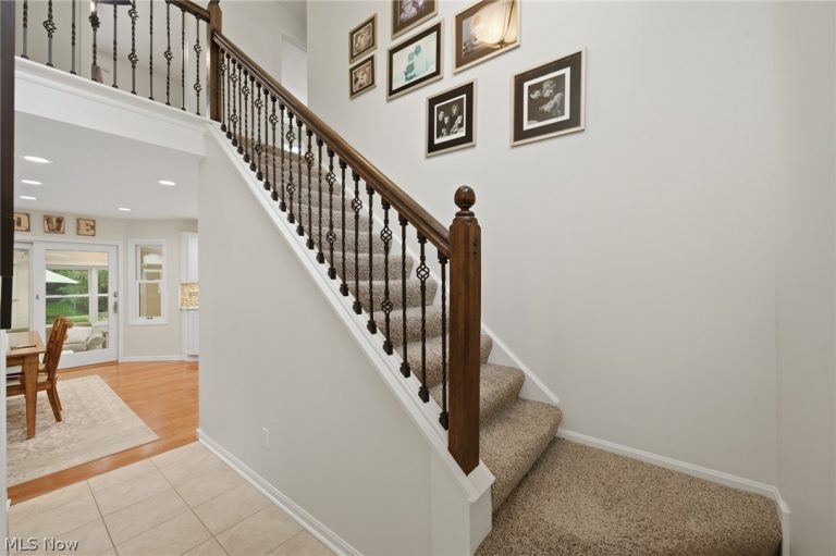10376 Lake Meadows Drive, Strongsville, OH - Photo 5