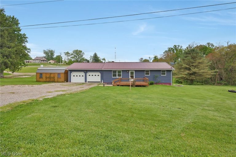 2397 Adamsville Road, Zanesville, OH - Photo 3