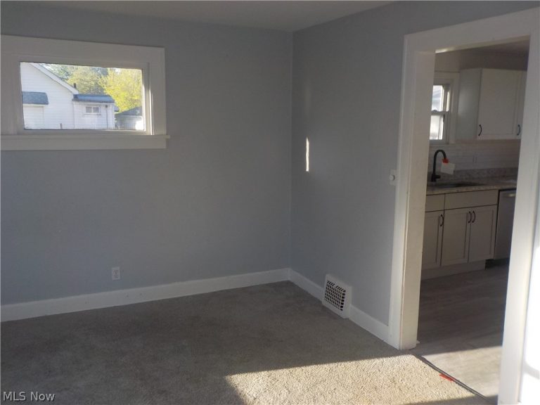 3912 Oak Park Avenue, Cleveland, OH - Photo 4