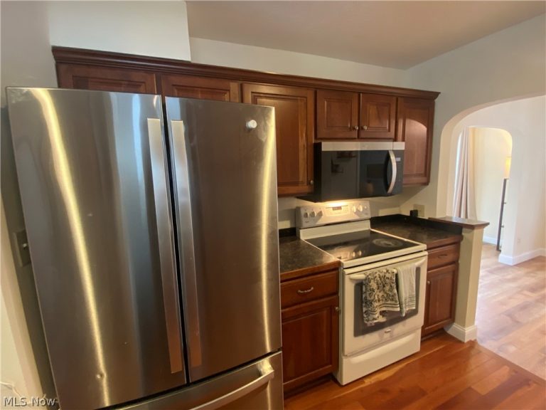 355 Dresden Avenue, Akron, OH - Photo 6