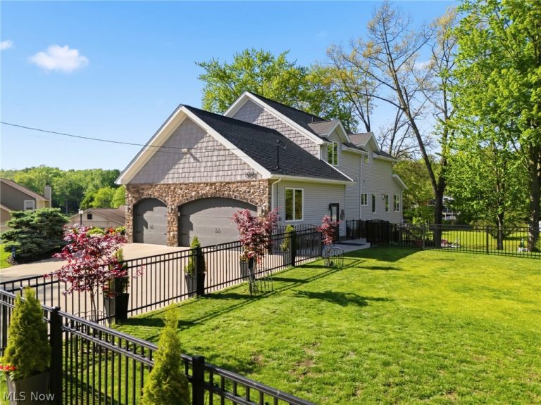 108 Spruce Drive, North Canton, OH - Photo 3