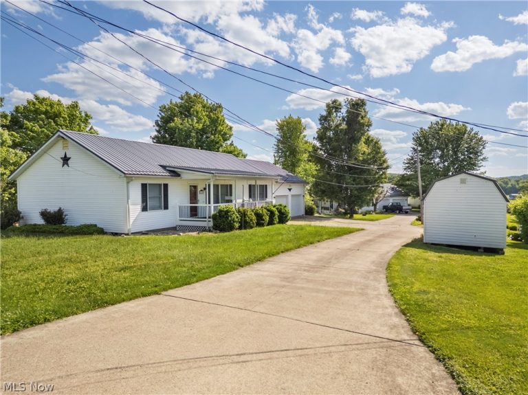 23 Delaware Street, Mineral Wells, WV - Photo 2
