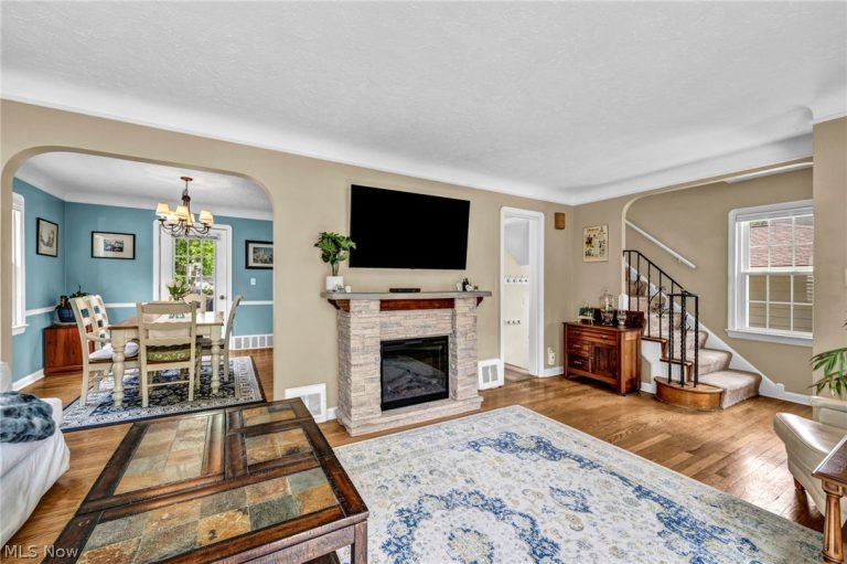 20944 Woodstock Avenue, Fairview Park, OH - Photo 4