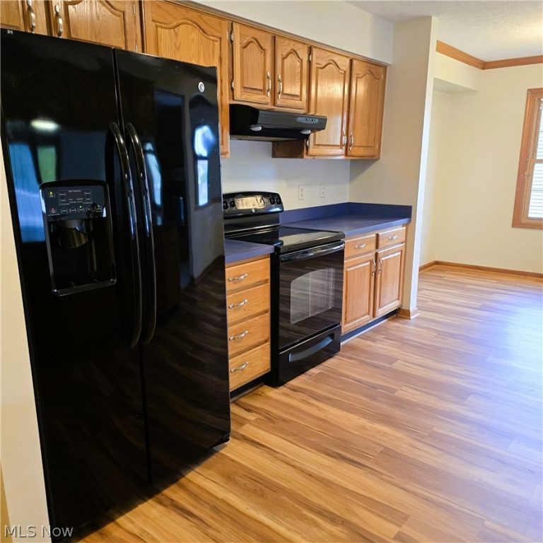 13968 Sprague Road, Middleburg Heights, OH - Photo 2
