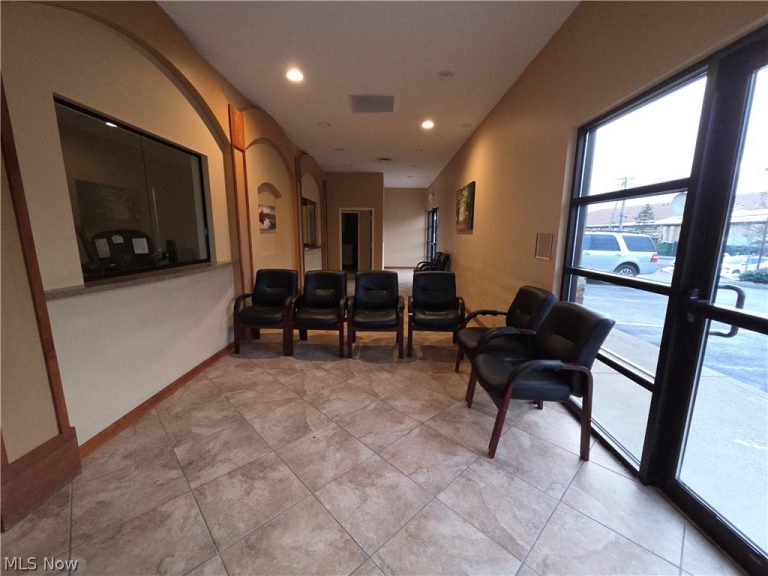 304 Main Street, St Clairsville, OH - Photo 2