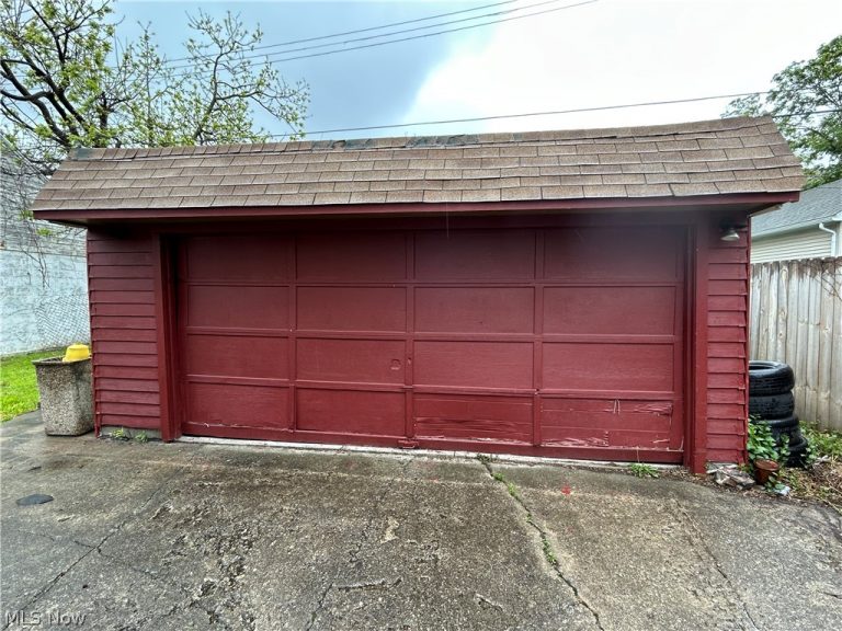11721 Hamlen Avenue, Cleveland, OH - Photo 3