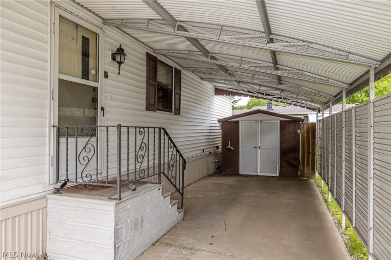 5 Michael Drive, Olmsted Twp, OH - Photo 3