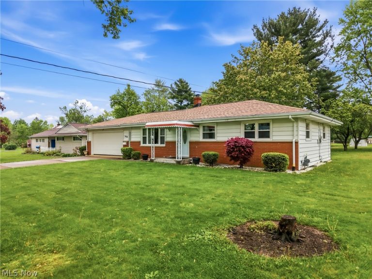 3130 Lynwood Drive, Warren, OH - Photo 2