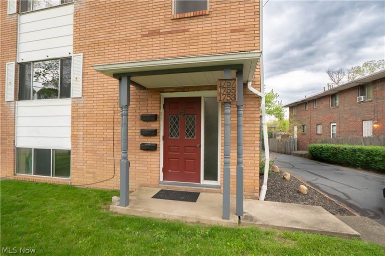 1753-1757 Cromwell Drive, Akron, OH - Photo 2