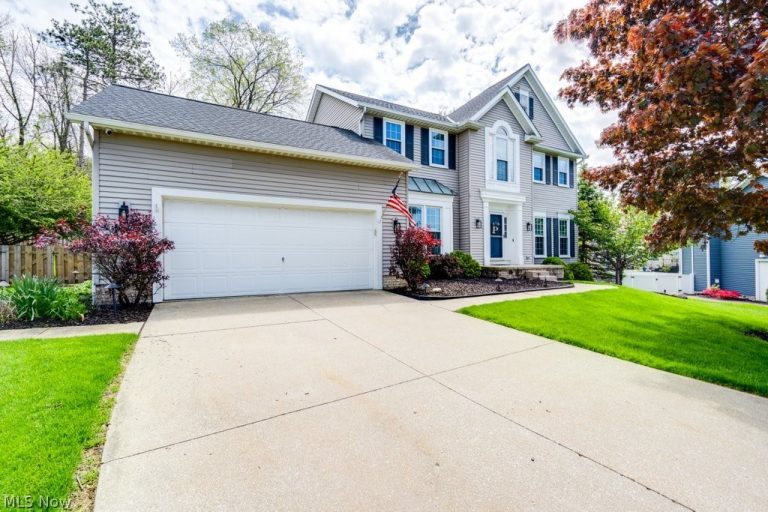 326 Saint Lawrence Circle, Northfield, OH, 44067