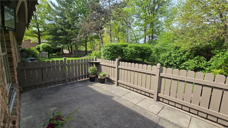 2708 Shakespeare Lane #2708, Avon, OH - Photo 4