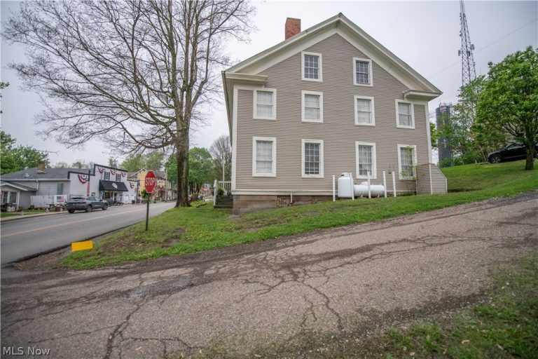 211 Main Street, Deersville, OH - Photo 4
