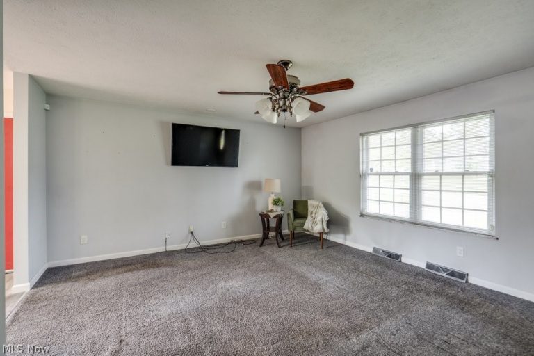3277 Longwood Drive, Norton, OH - Photo 4