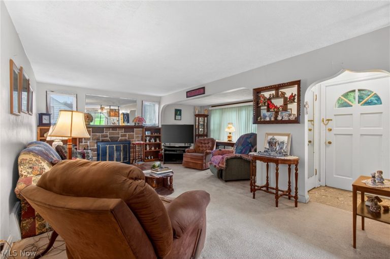 1035 Genoa Avenue, Massillon, OH - Photo 6