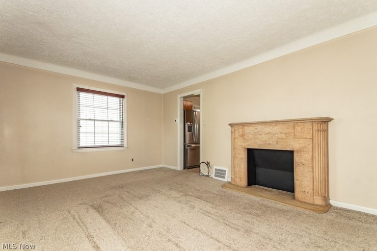 1557 Woodhurst Avenue, Mayfield Heights, OH - Photo 4