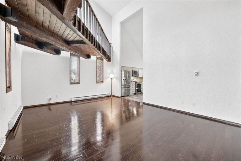 1724 Narragansett Boulevard, Lorain, OH - Photo 2