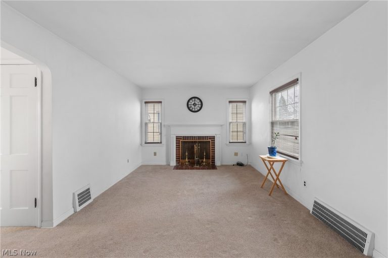 1211 Sunset Road, Mayfield Heights, OH - Photo 6