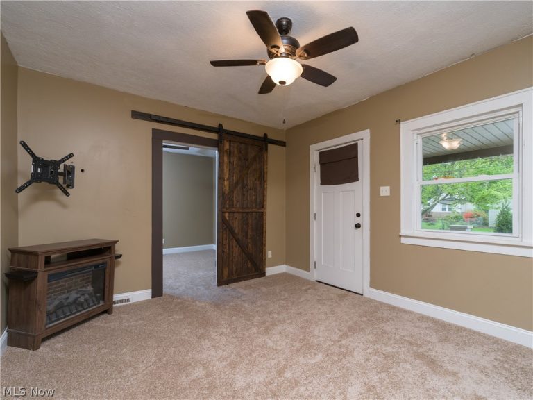 557 Washington Avenue, Barberton, OH - Photo 4