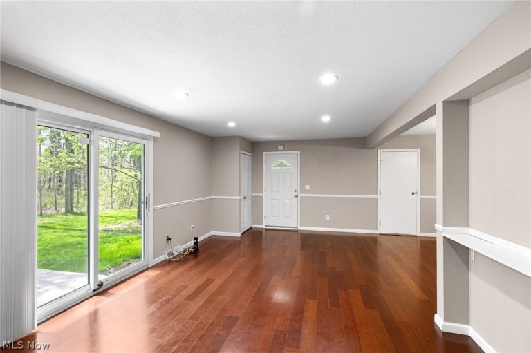 10297 Independence Drive, North Royalton, OH - Photo 3