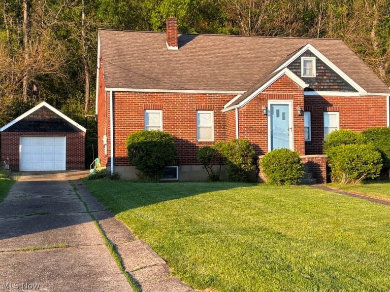 1006 Third Avenue, New Cumberland, WV - Photo 2