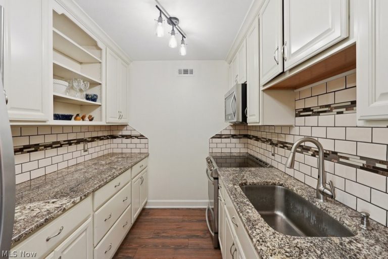 489 Streetsboro Street #A, Hudson, OH - Photo 8