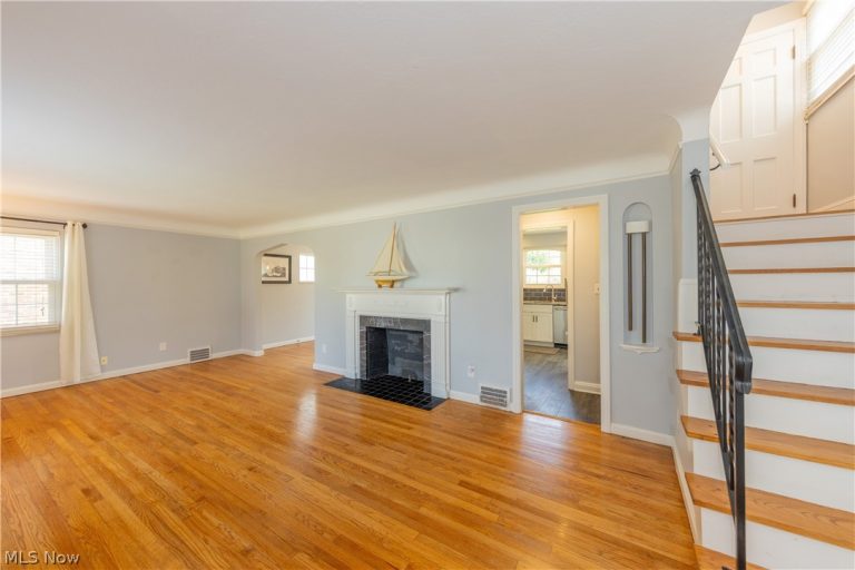 21130 Edgecliff Drive, Euclid, OH - Photo 2