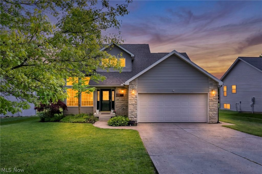 850 Fairway Drive, Howard, OH