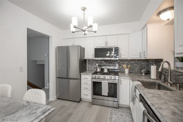 361 Skyview Road, Cleveland, OH - Photo 8