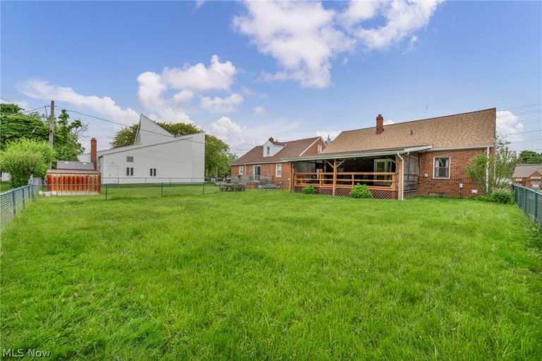 28110 Lake Shore Boulevard, Euclid, OH - Photo 6