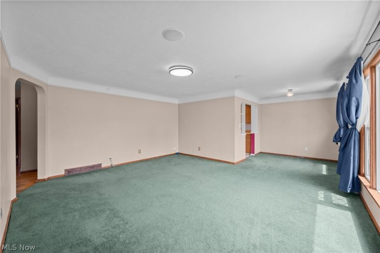 2906 Priscilla Avenue, Parma, OH - Photo 2