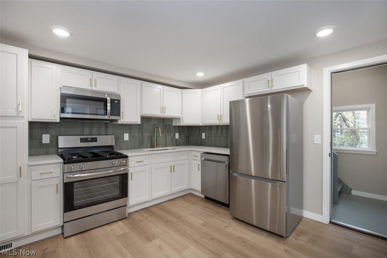 1605 Winchester Avenue, Lakewood, OH - Photo 2