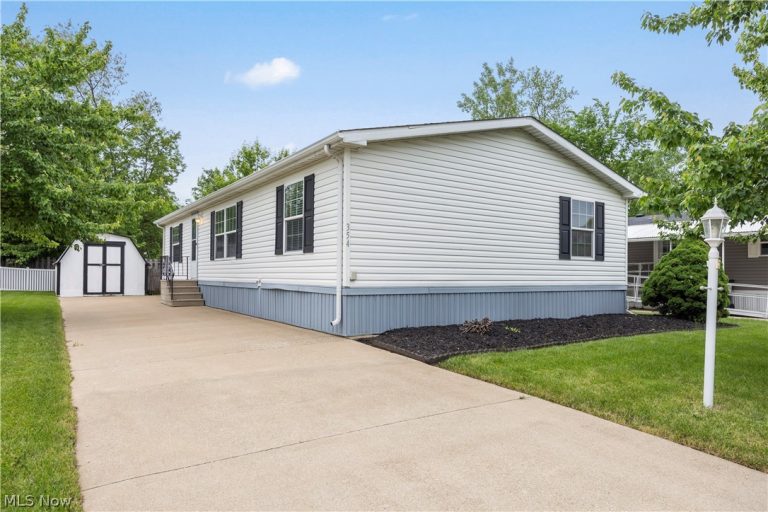 354 Pin Oak Circle, Elyria, OH, 44035
