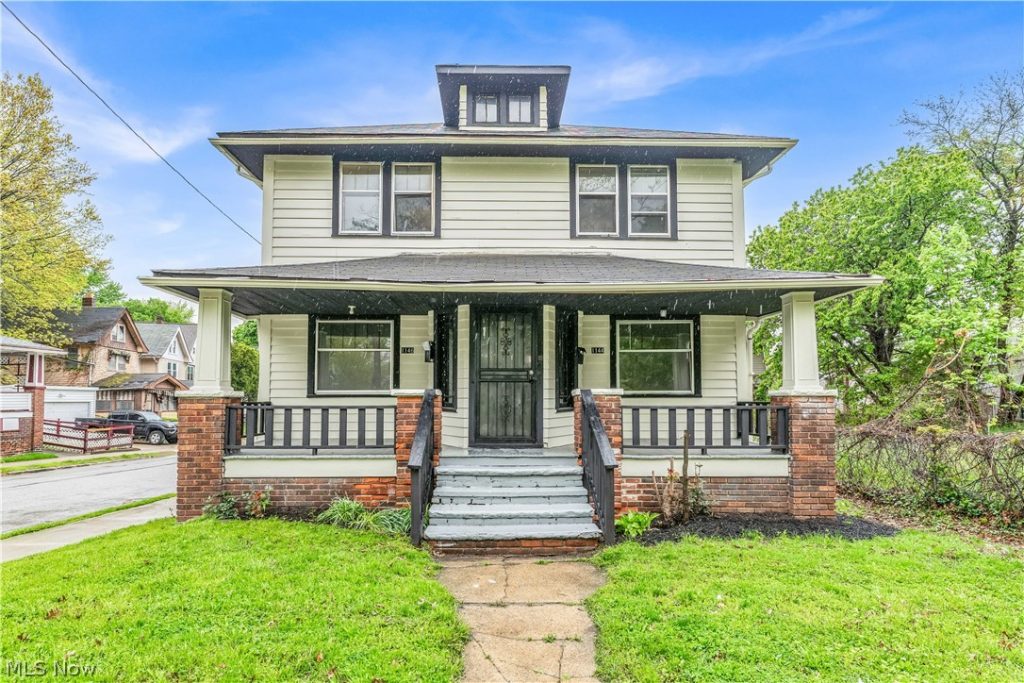 1144 145th Street #2/Left, Cleveland, OH