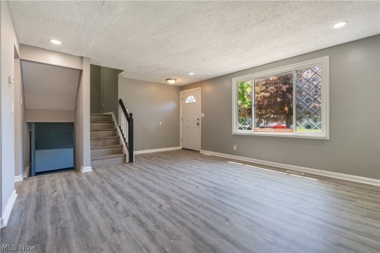 1271 Carol Drive, Kent, OH - Photo 4