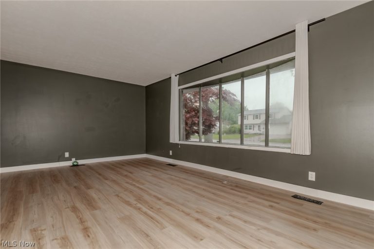 8806 Norwood Drive, Mentor, OH - Photo 6