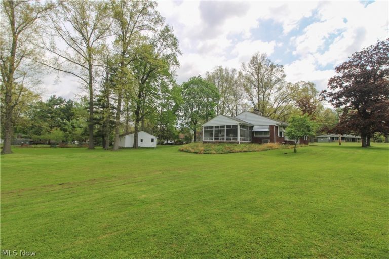 804 Crestview Drive, Boardman, OH - Photo 3