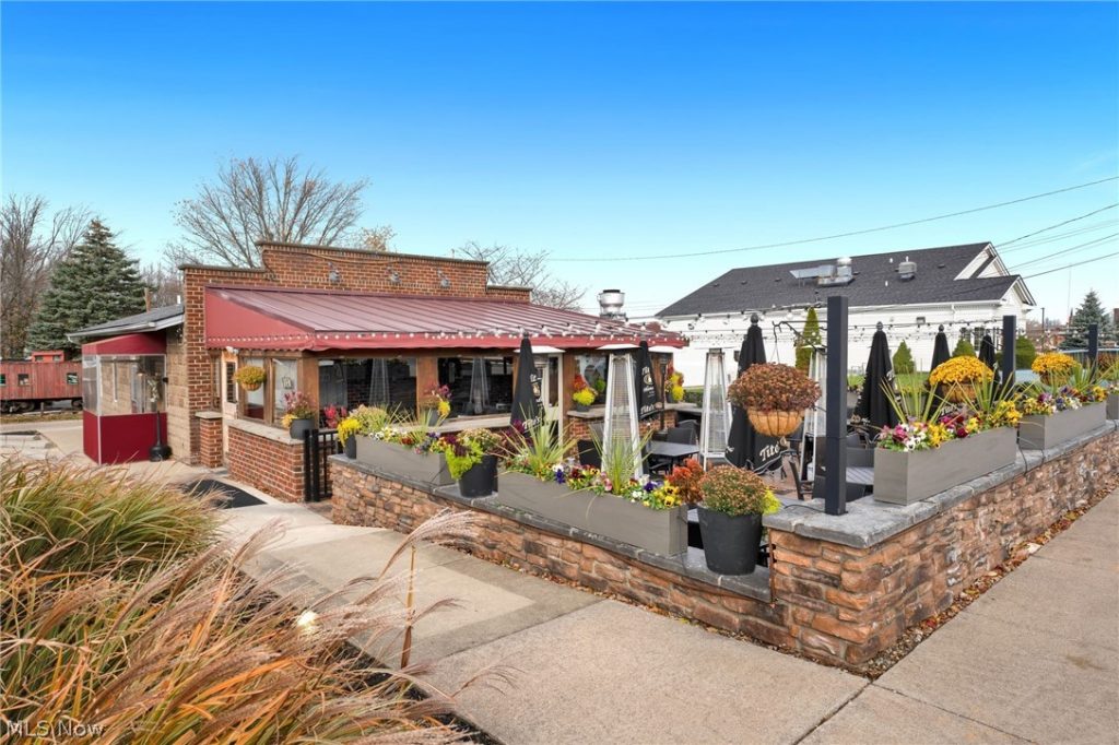 36816 Detroit Road, Avon, OH