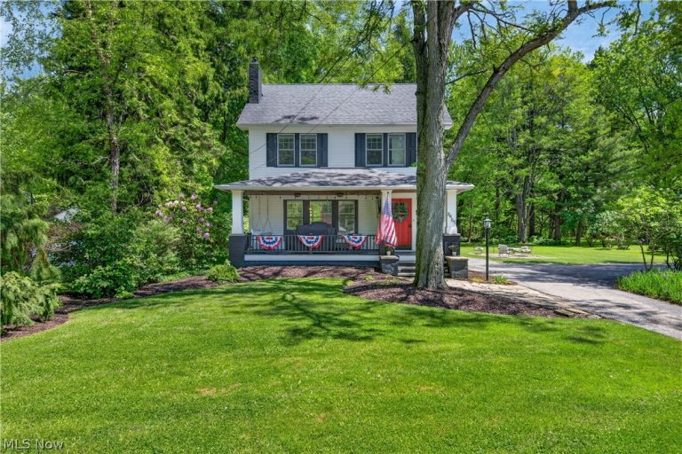 8465 Usher Road, Olmsted Falls, OH, 44138