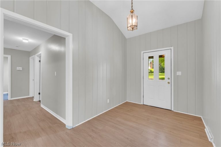 1183 Romayne Drive, Akron, OH - Photo 4